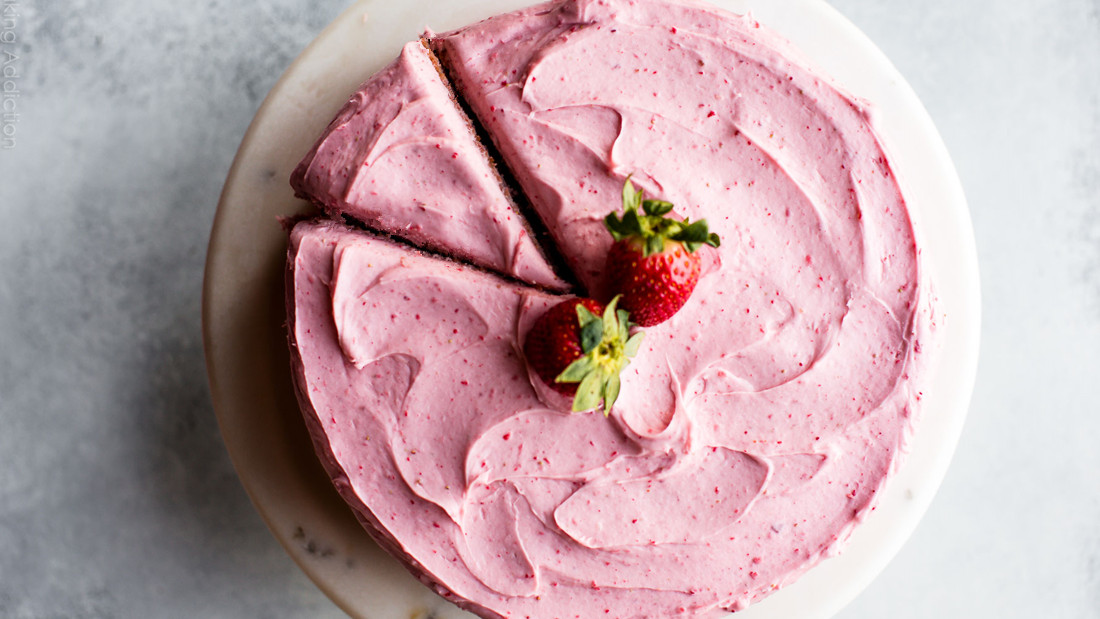 Strawberry Cake Slice Cutter - Ultrasonic Cake Cutter - Cheersonic